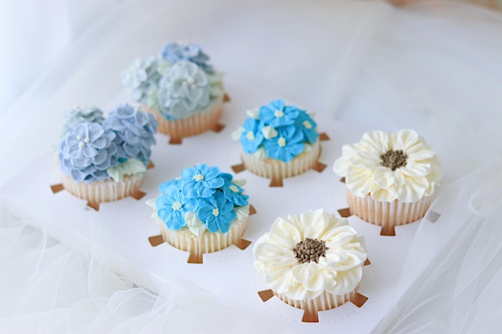 DebbyCake: 韓式唧花杯子蛋糕興趣班  Korean fresh cream  flower  cupcake workshop image