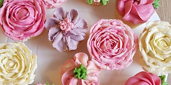 Cupcakes Thema Blüten spritzen