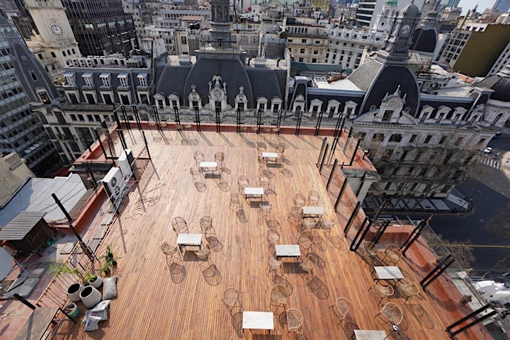 Imagen de Vino & Historia en altura  en el rooft top Plaza de mayo. Empanadas y vinos