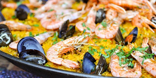 Image principale de Cooking and Conversation Over Spanish Fare - Team Building by Cozymeal™