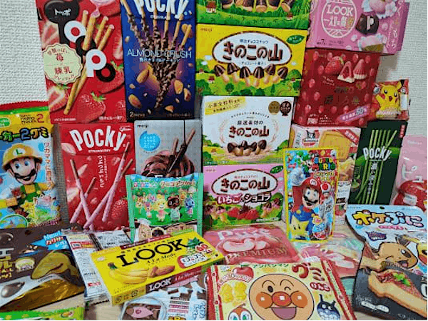 Learn About Japanese Snacks in Japan 