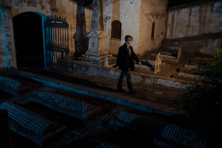 Imagen de Descubre el Cementerio Inglés de Noche 