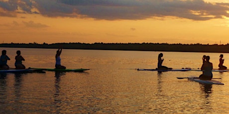 Primaire afbeelding van Sunset Yoga 4 weeks on Mississippi Lake