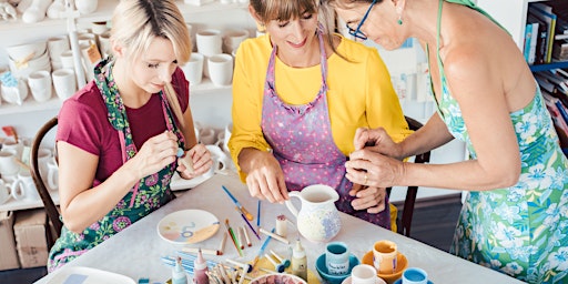 Image principale de Boston Pottery Painting Team Building - Pottery Class by Classpop!™