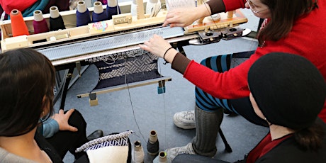Machine Knitting Workshop @ FabLabBerlin Strickmaschinenworkshop