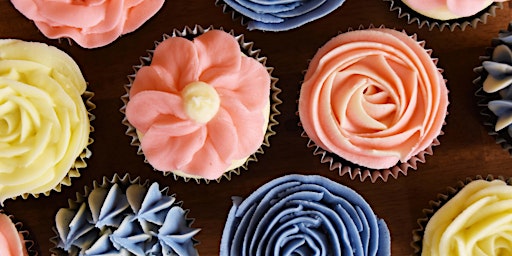 Piped buttercream flowers