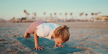 Yoga Vinyasa à la plage