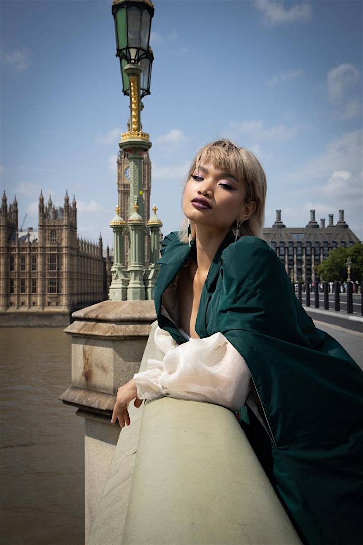 Photosession experience - iconic location in central London image