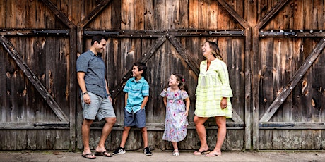 Mini Sessions at The Bird & Bear Collective Barn