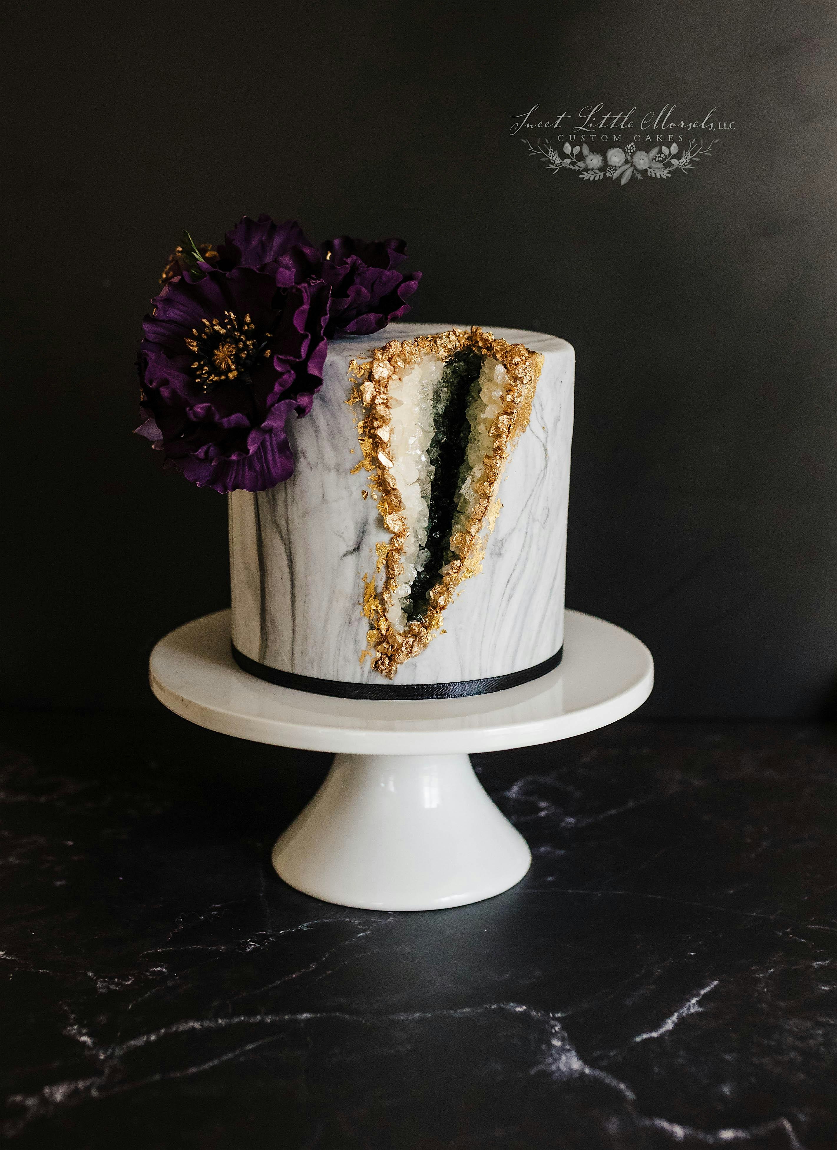 Black, White And Gold Fondant And Buttercream Cake : r/Cakes