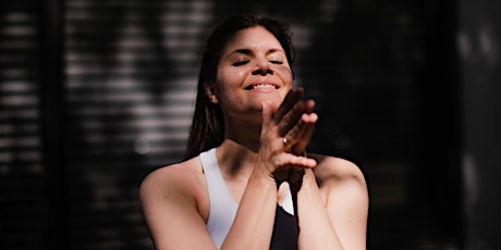 Hauptbild für Charity Yoga in der Isarphilharmonie