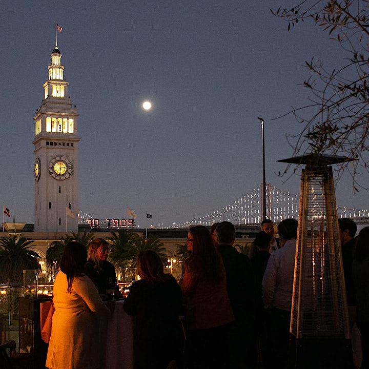 NEW YEAR'S EVE 2023 - LIVE FIREWORKS ON THE EMBARCADERO - OPEN BAR image