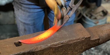 Bladesmithing at Maketory