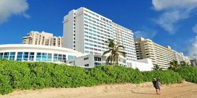 Spacious Suites at Oceanfront Miami Beach Hotel