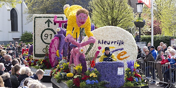 Bekijk het bloemencorso op de tribune in Lisse