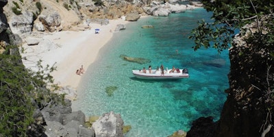 Home holiday + Escursion in the Gulf of Orosei without driver - Cala Gonone Sardinia Home holiday + Escursion in the Gulf of Orosei without driver - Cala Gonone Sardinia