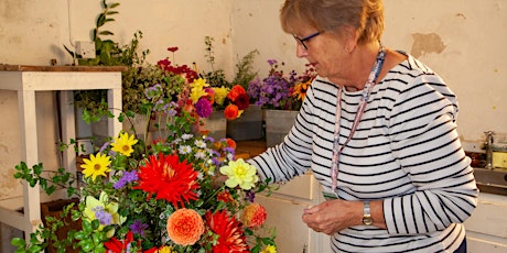 Autumnal Flower Arranging Workshop primary image