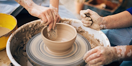 Imagem principal de Pottery Wheel Mastery for Beginners - Pottery Class by Classpop!™