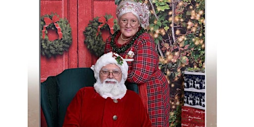 Free Professional Photos with Santa and Mrs Claus