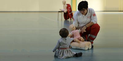 Lezione di Manovre Salvavita Pediatriche Lezione di Manovre Salvavita Pediatriche