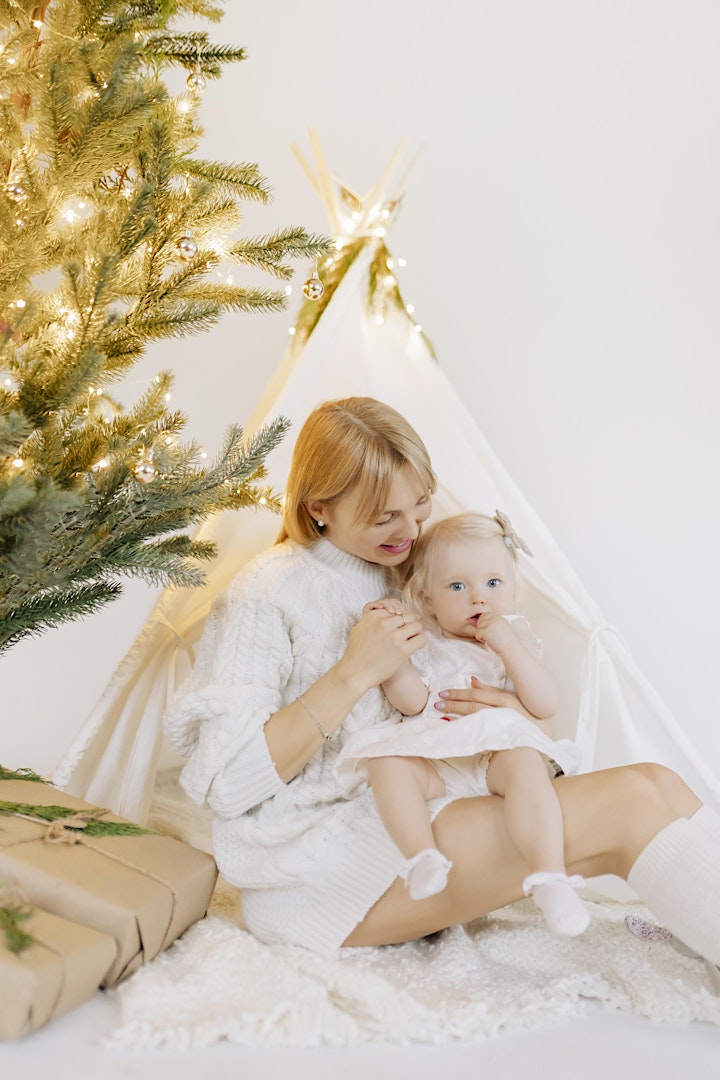 Christmas Mini Sessions in Studio. Vancouver image