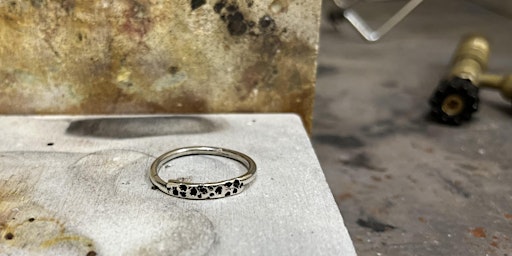 Make an elegant silver ring workshop
