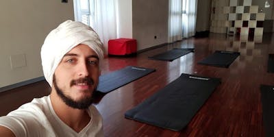 Yoga - Dissolvi i tuoi limiti - Cascina Marchesa Yoga - Dissolvi i tuoi limiti - Cascina Marchesa