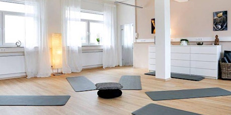 Hauptbild für Ganzheitlicher Yoga-Workshop | 04.02., 10-13 Uhr