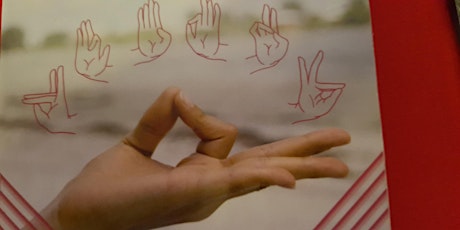 Immagine principale di Le Mudra " In punta di dita" 