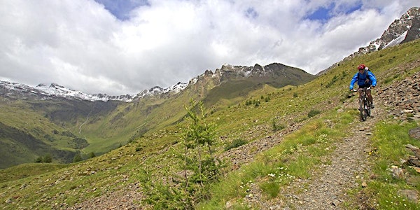 Life in Travel Bike Days - Adamello