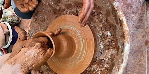 Imagem principal do evento Make Pottery at one of Almeria's very best potteries.