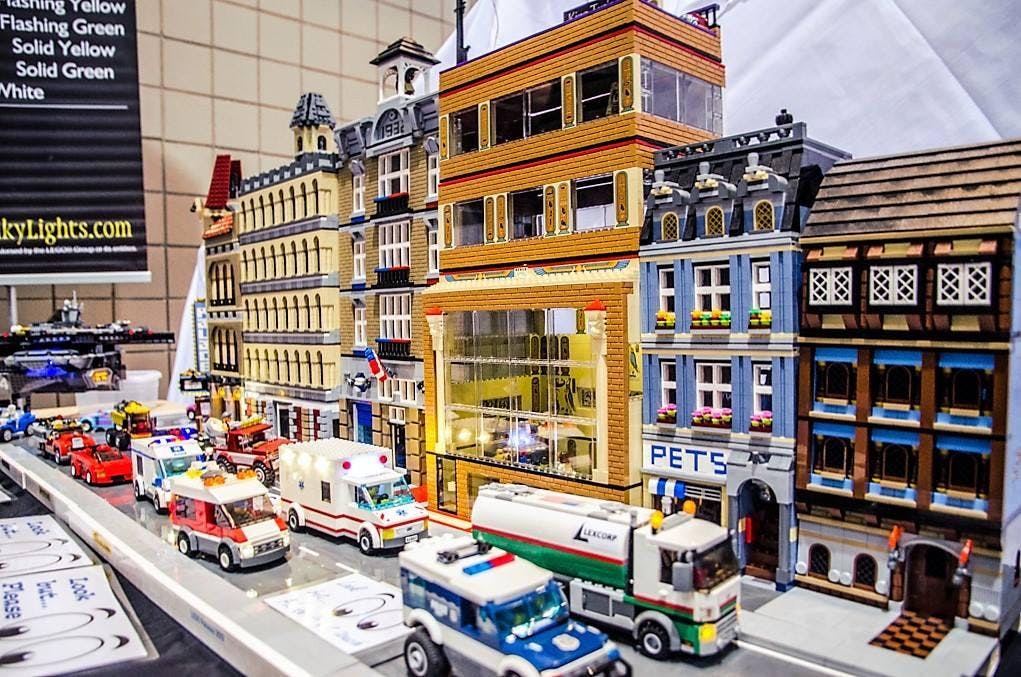BrickUniverse Dayton LEGO Fan Convention