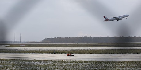 Letzte Generation – Bedeutung von Flughafenblockaden in der Klimadebatte primary image