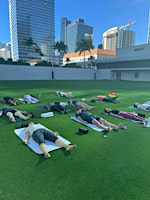 Imagen principal de Complimentary Saturday morning yoga at AKA Brickell