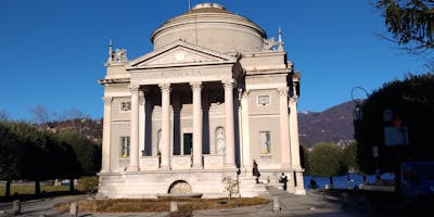 The Lake Como Fun Games - The Alessandro Volta City Game The Lake Como Fun Games - The Alessandro Volta City Game