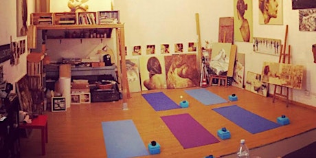 Immagine principale di Yoga in the artist studio 