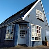 Logotipo de The Blue House, Ystradgynlais