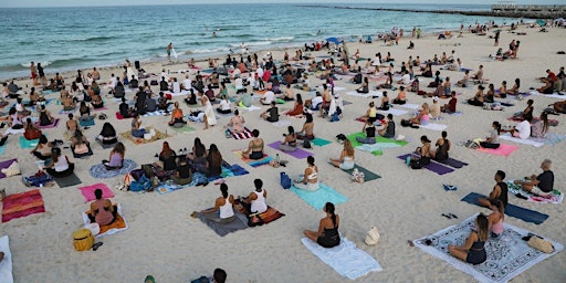 Imagem principal do evento FREE Full Moon Ceremony, Yoga, Meditation, Sound Bath - South Pointe Beach