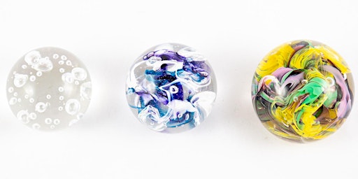 Immagine principale di Glass Blowing Level One Workshop: Paperweights | 2024 