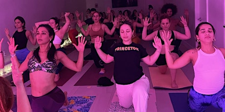 Ybella Yoga Clase Comunitaria