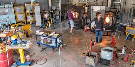 Beginners Glass blowing with Lu