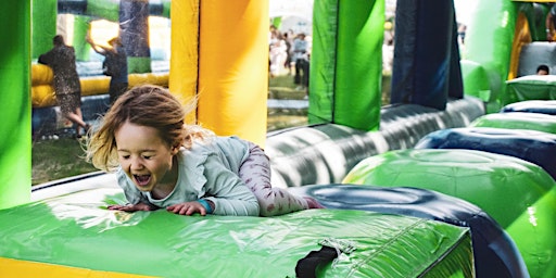 Primaire afbeelding van Australia's biggest inflatable obstacle course  at Mount Annan!