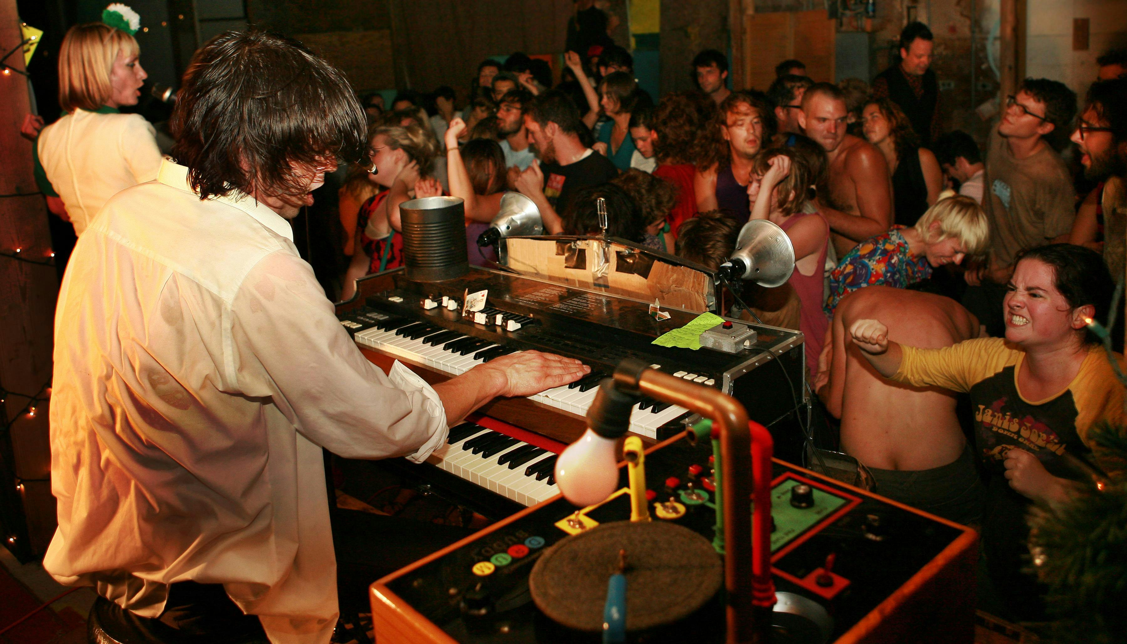 Quintron & Miss Pussycat / Velcro Lewis Group / Flux Bikes