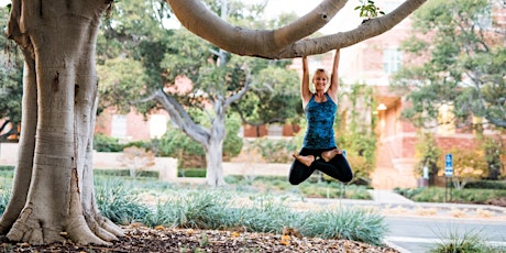 Imagem principal do evento Free Summer Yoga in Centennial Park