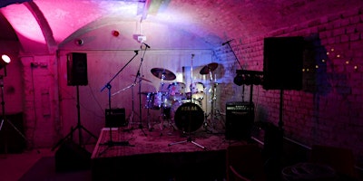 Imagem principal de ★ Live Music @ THE HANWELL CAVERN ★