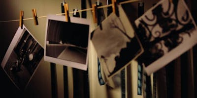Dyaphrama: laboratorio di scatto, sviluppo e stampa in bianco e nero. Dyaphrama: laboratorio di scatto, sviluppo e stampa in bianco e nero.