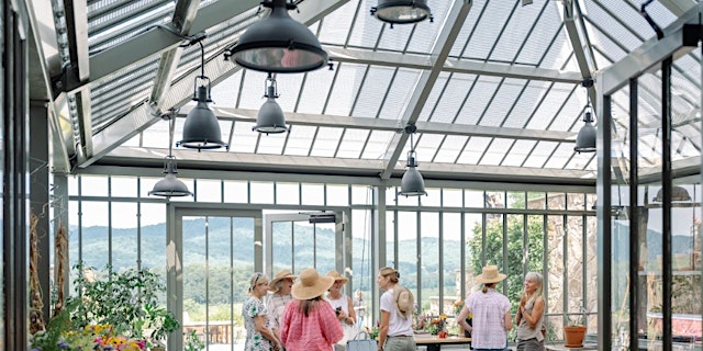 Image principale de Watercolor Class in the Greenhouse: Pop Up Greeting Cards