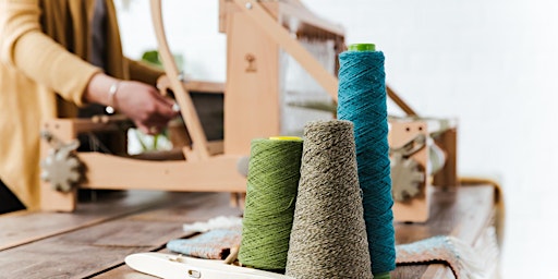 Weave your own wall hanging on a table loom  primärbild