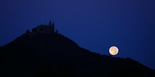 Mond mit Schloss Hohenzollern  primärbild