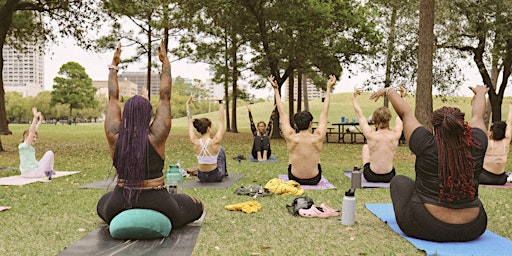 Imagem principal do evento FREE Yoga with Yoga for Change USA - Menil Park